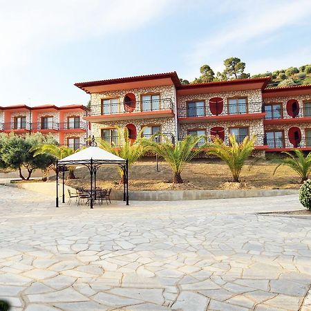 Ta 2 Pefka - Petros Italos Neos Marmaras Bagian luar foto